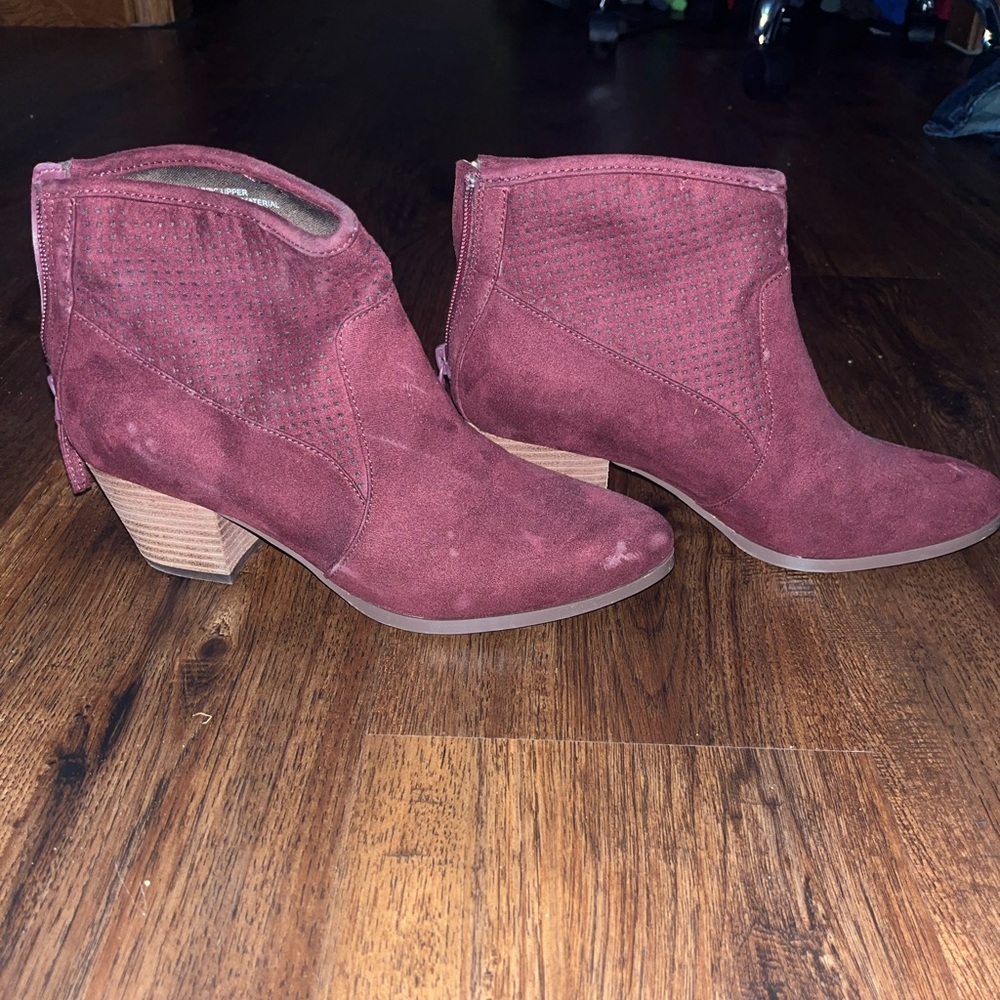 Violet & Red, Size 7.5, Women’s Ankle Boot
